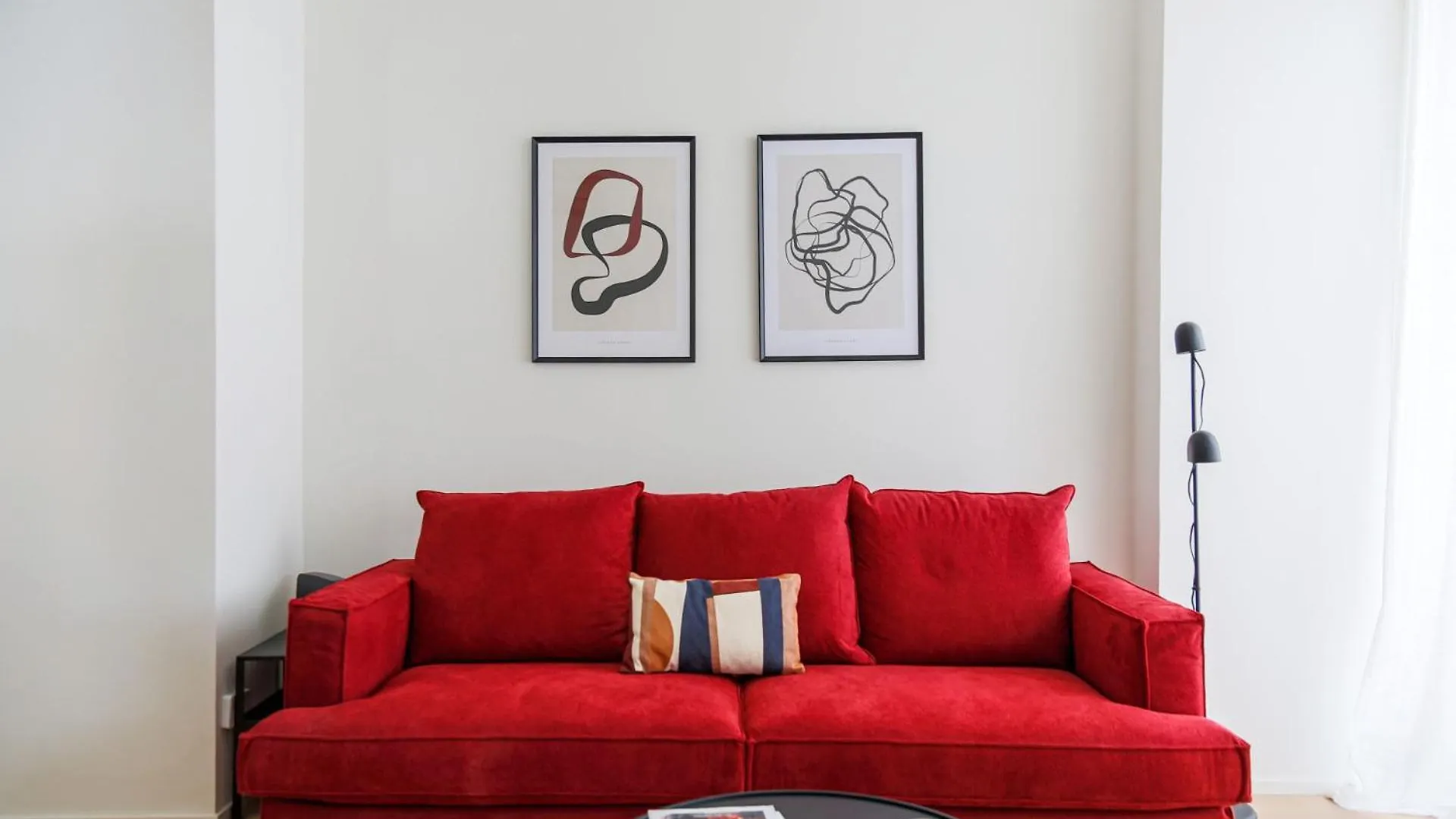 The Best Rent - Modern And Cozy One-Bedroom Apartment In Piazza Naples Milaan 0*,  Italië